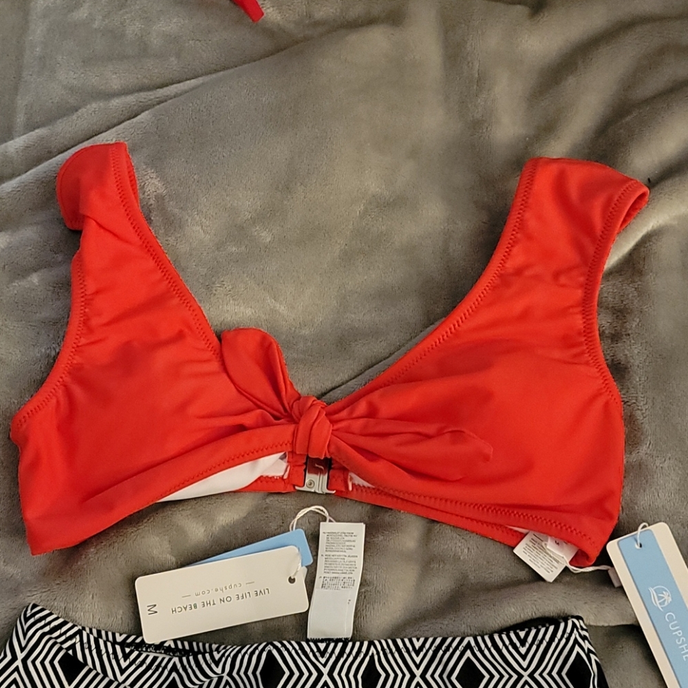 Bikini - Picture 2 of 5